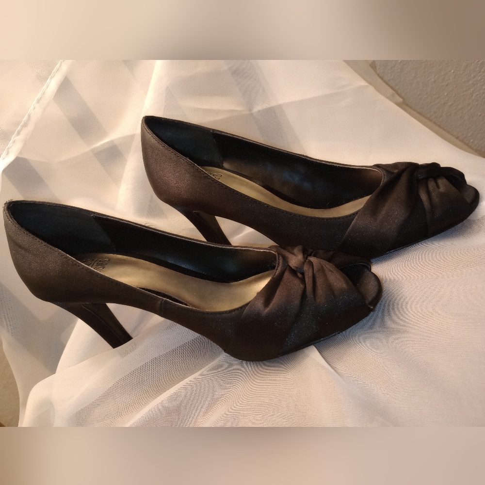 Mootsies Tootsies Open toe Heels Black